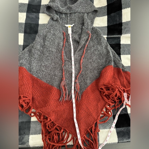 H&M Charcoal and Rust Orange Hooded Poncho - Picture 3 of 5